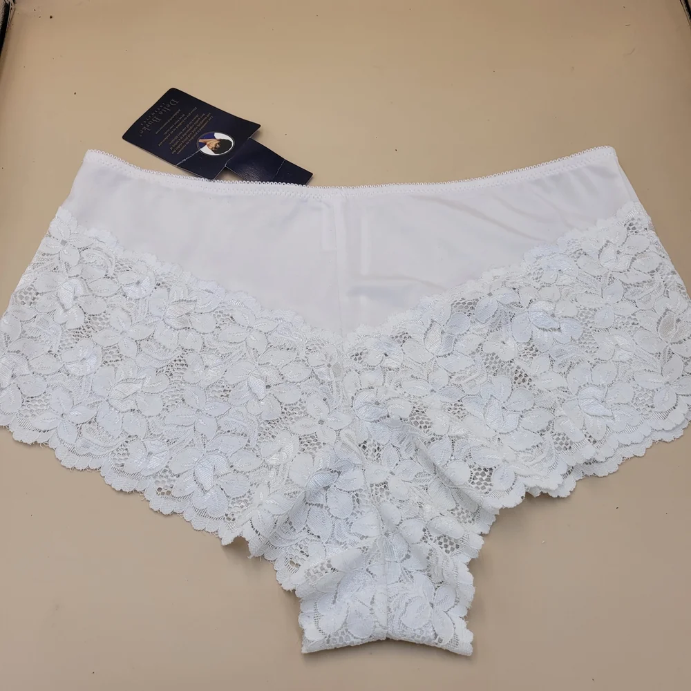 Vtg DELTA BURKE Lace Satin‎ Polyester 7/Lrg Cheeky White Boy Short Panties